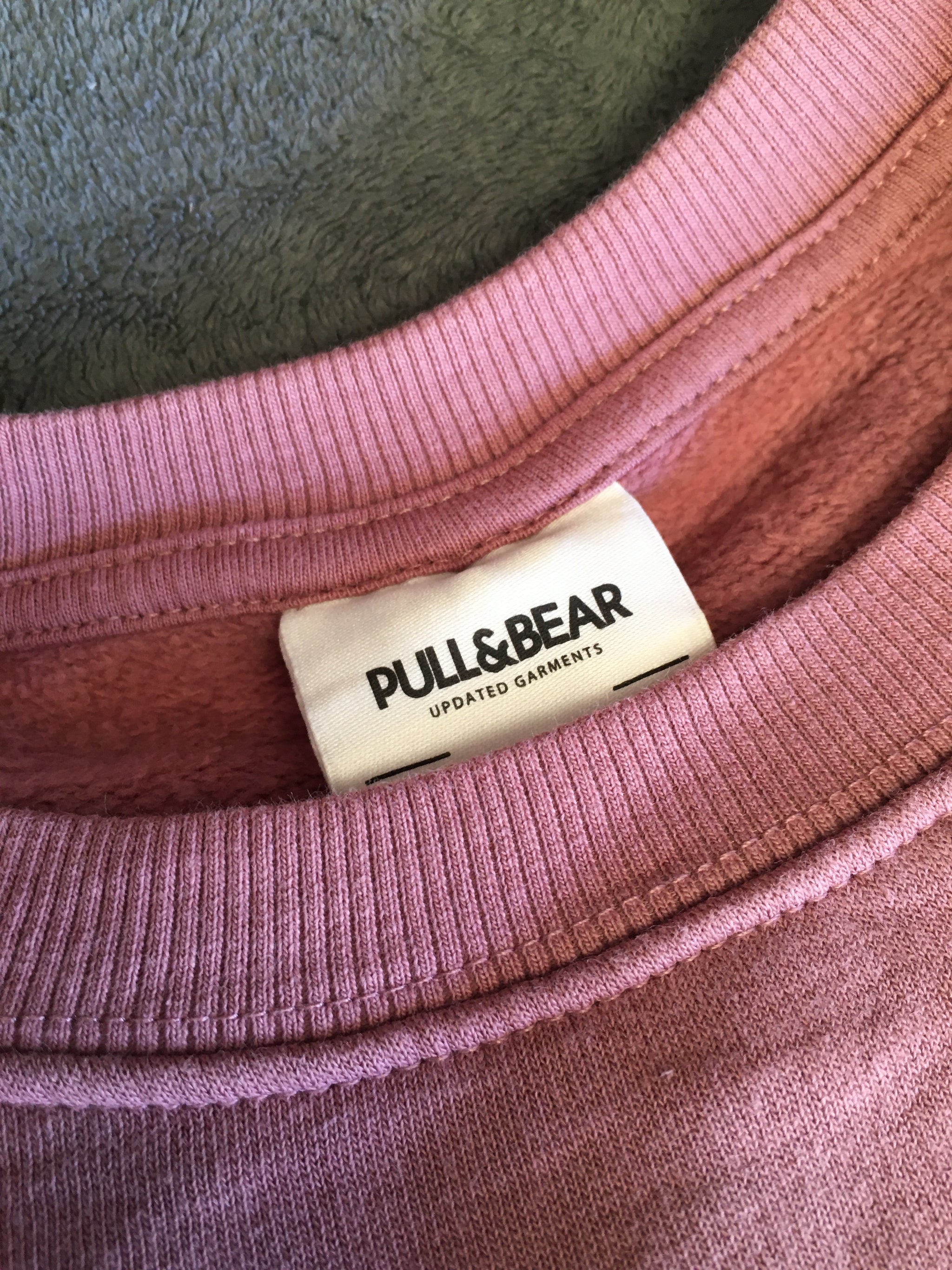 Polerón - Estilo Deportivo Pull & Bear